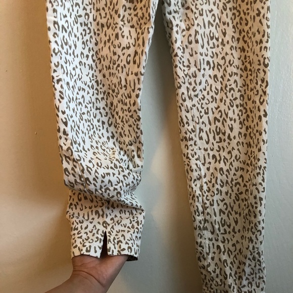 Leopard print cropped pant, animal print - Picture 4 of 4